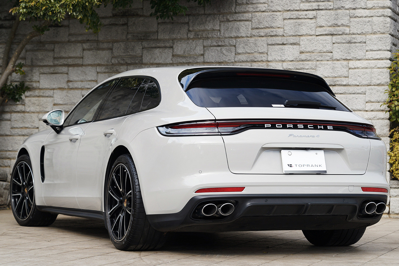 2023 Porsche PANAMERA null
