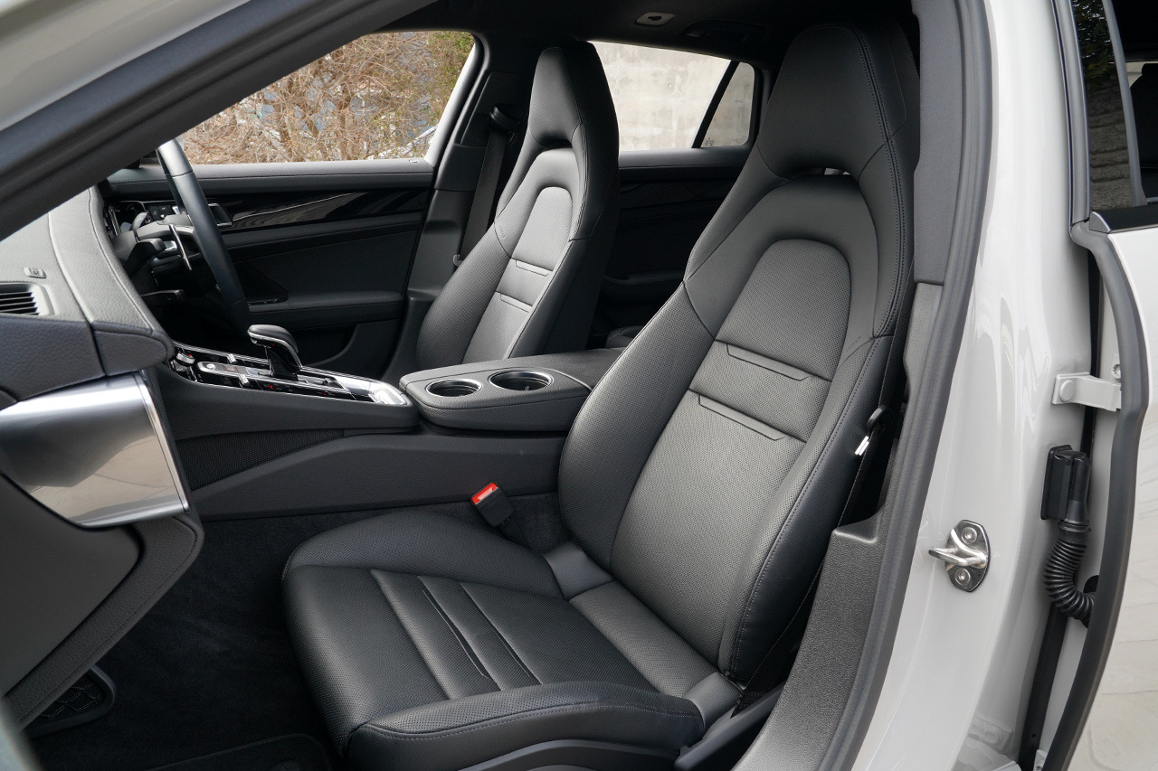 2023 Porsche PANAMERA null