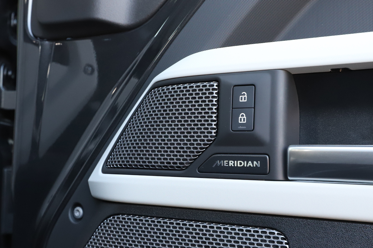 2023 Land Rover DEFENDER 