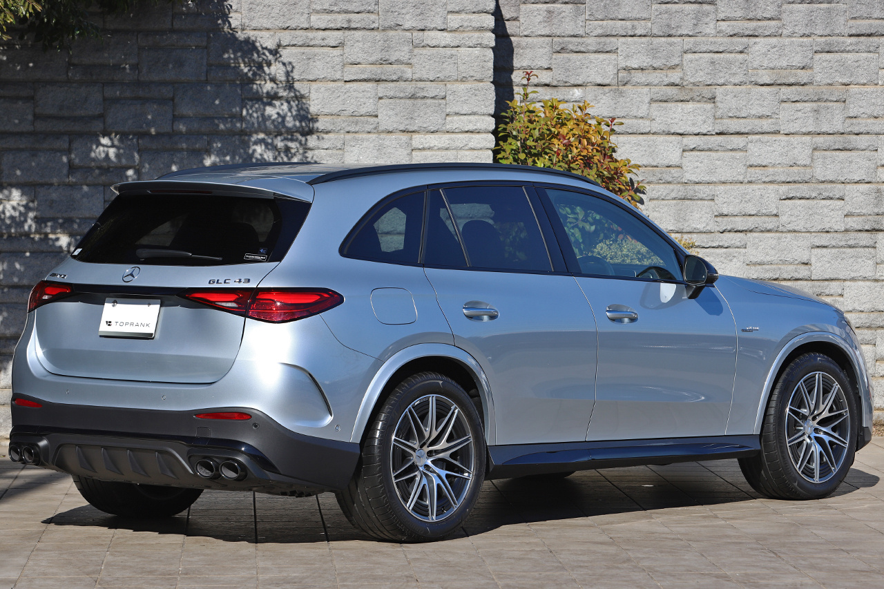 2025 Mercedes-AMG glc-class null