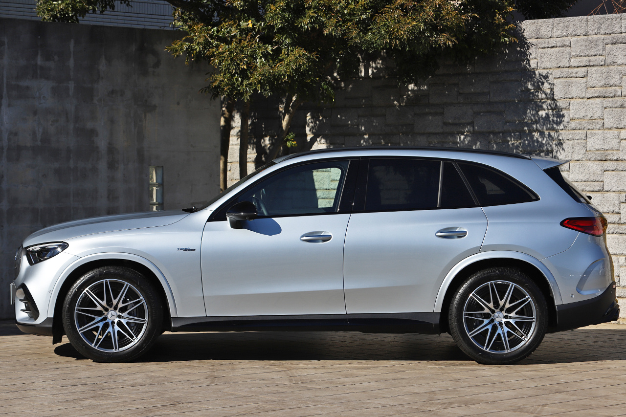 2025 Mercedes-AMG glc-class null