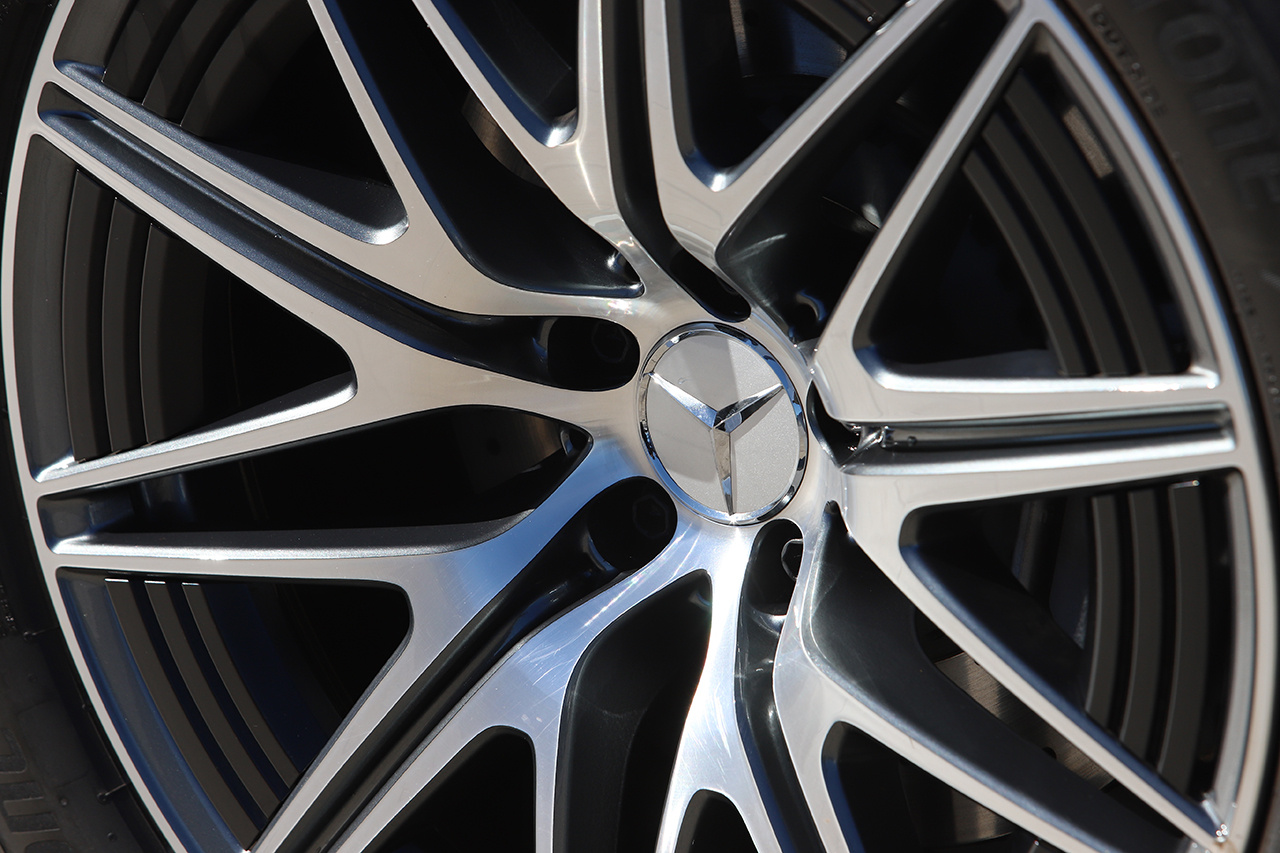 2025 Mercedes-AMG glc-class null