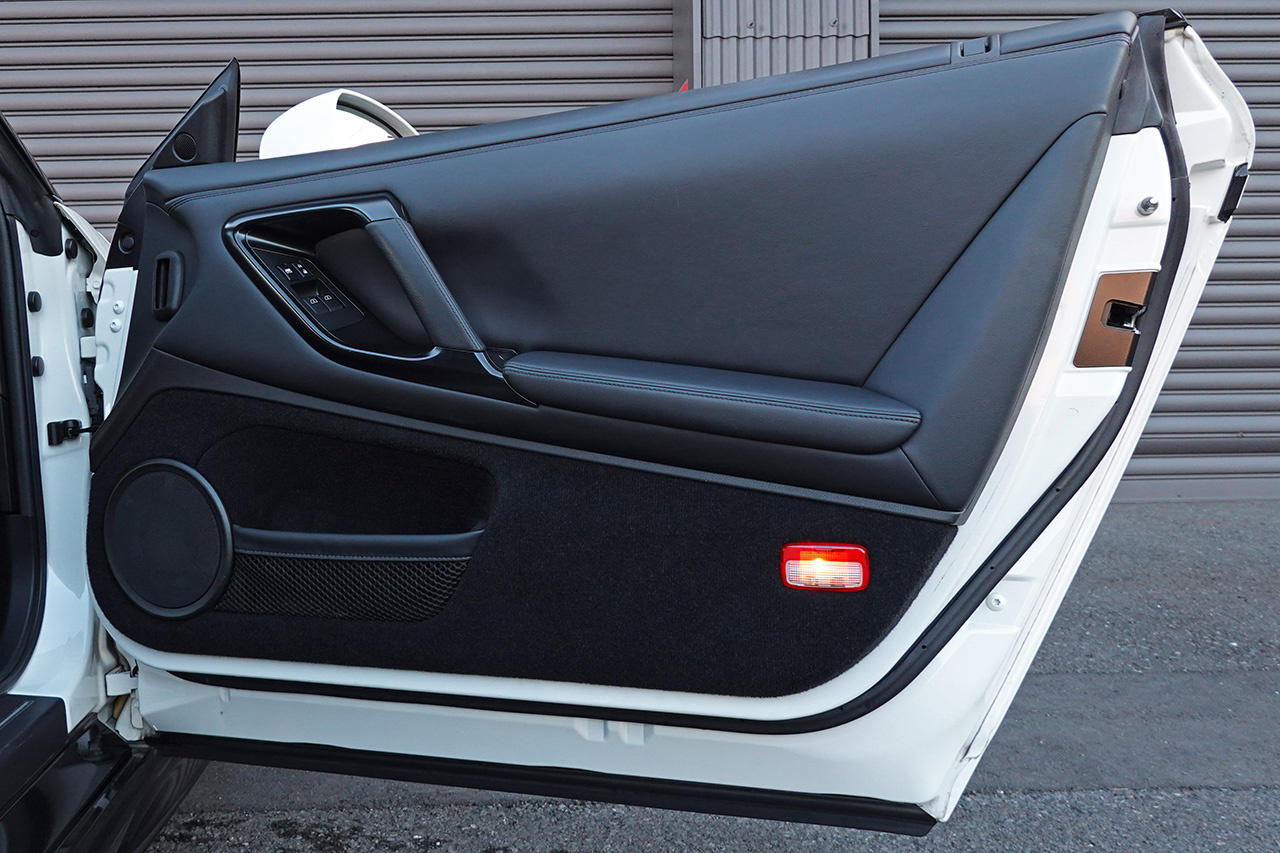 2019 Nissan GT-R R35 GT-R Pure Edition, MY19, NISMO Sports Resetting, Amber-Black Semi-Aniline Leather Front Seats