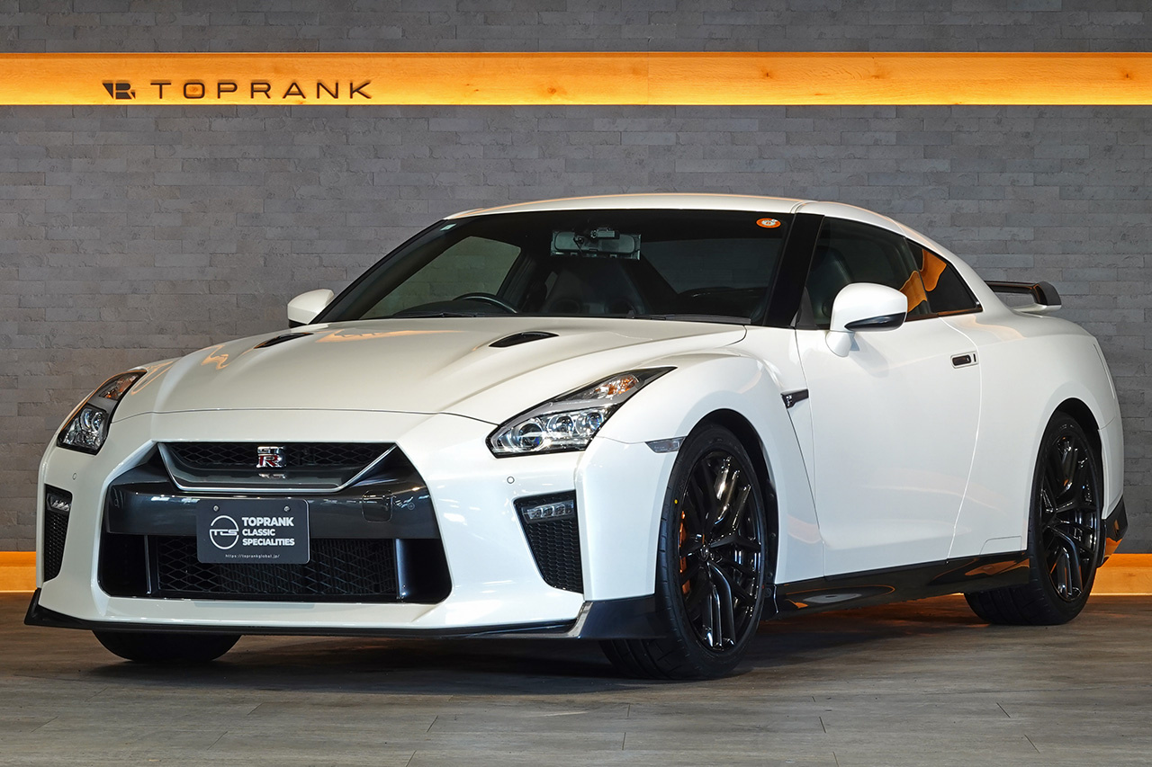 2019 Nissan GT-R R35 GT-R Pure Edition, MY19, NISMO Sports Resetting, Amber-Black Semi-Aniline Leather Front Seats