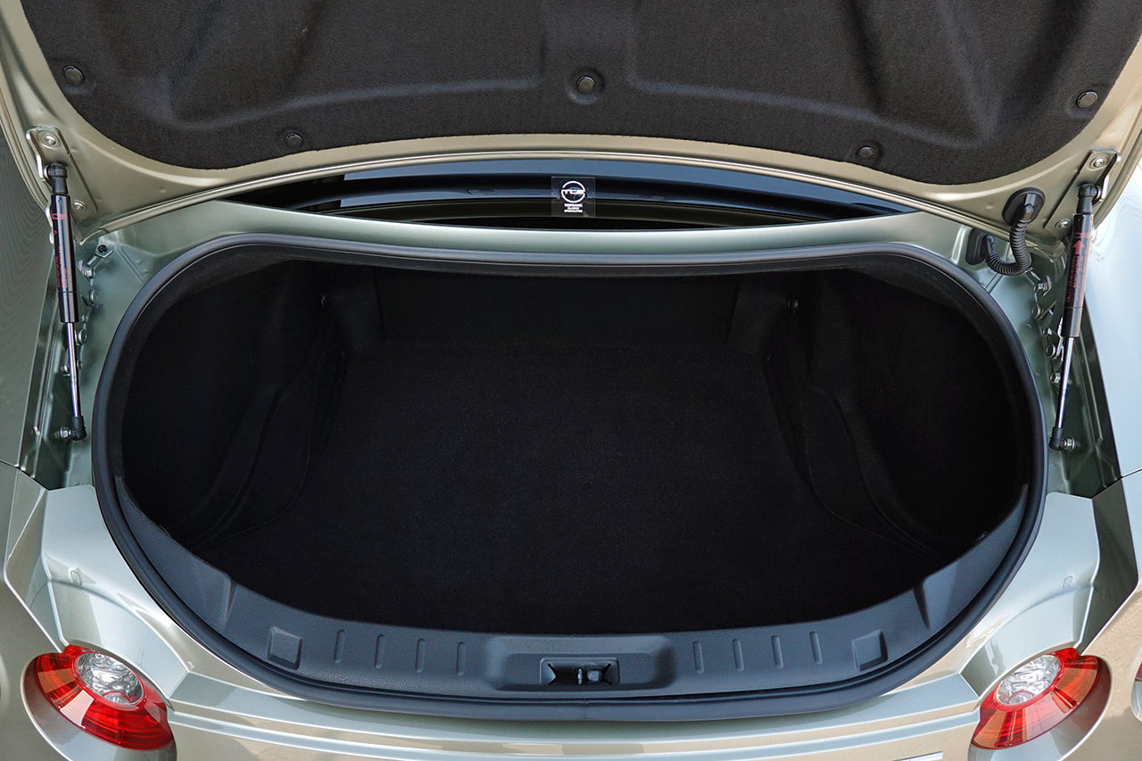 2022 Nissan GT-R R35 GT-R Premium Edition T-Spec, Limited to 100 Units, Special Exterior Color -Millenium Jade-