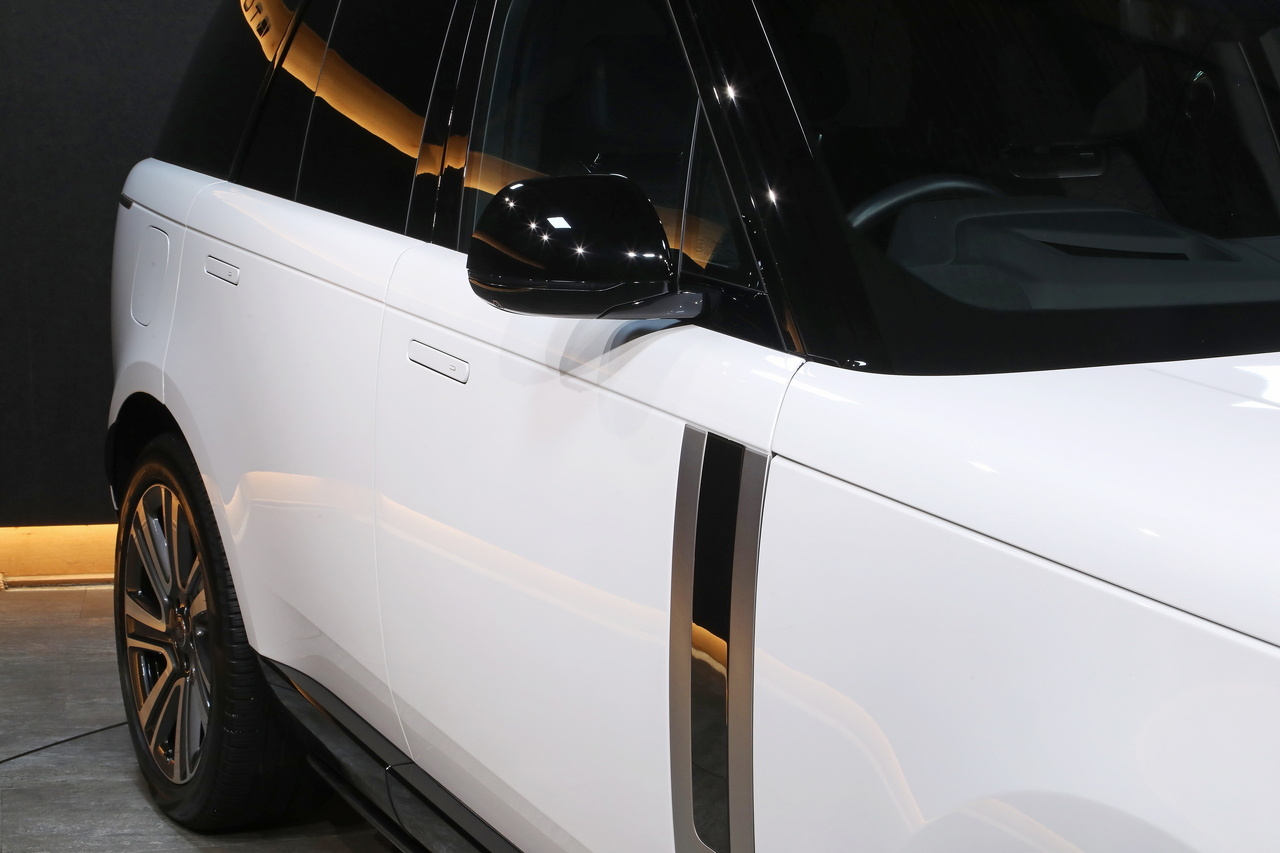 2023 Land Rover RANGE ROVER 