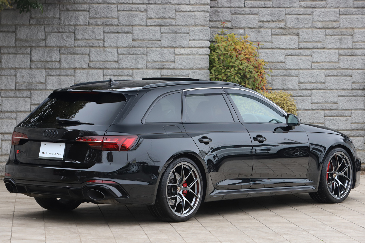 2021 Audi RS4 AVANT 