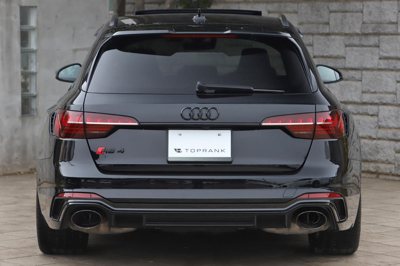 2021 Audi RS4 AVANT 