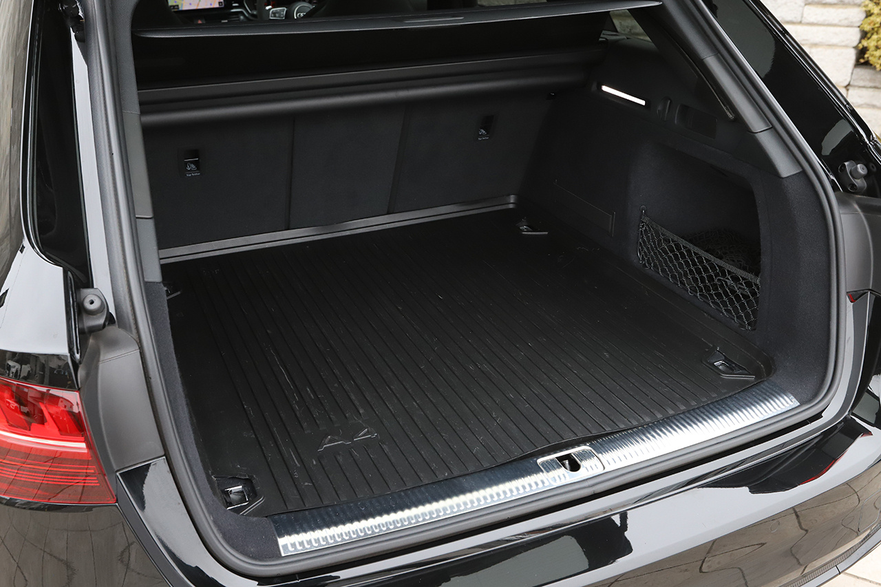 2021 Audi RS4 AVANT 