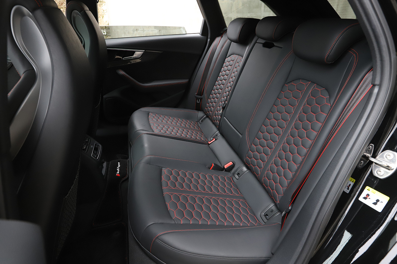 2021 Audi RS4 AVANT 