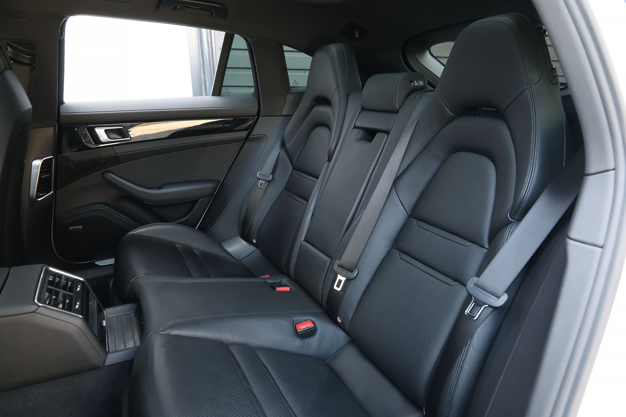 2018 Porsche PANAMERA ４Ｅ ハイブリッド