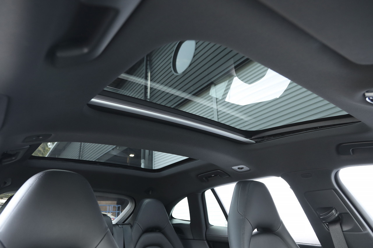 2018 Porsche PANAMERA ４Ｅ ハイブリッド