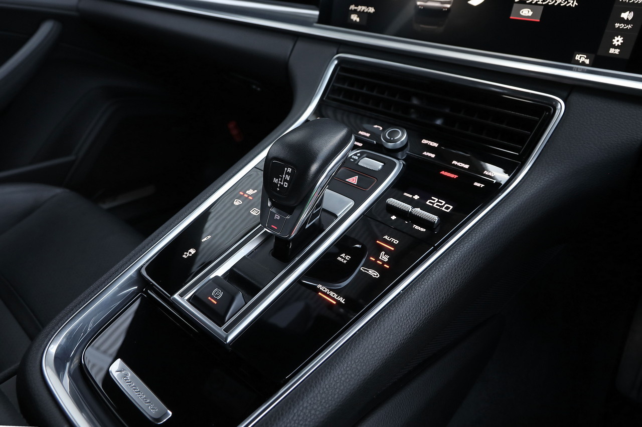 2018 Porsche PANAMERA ４Ｅ ハイブリッド
