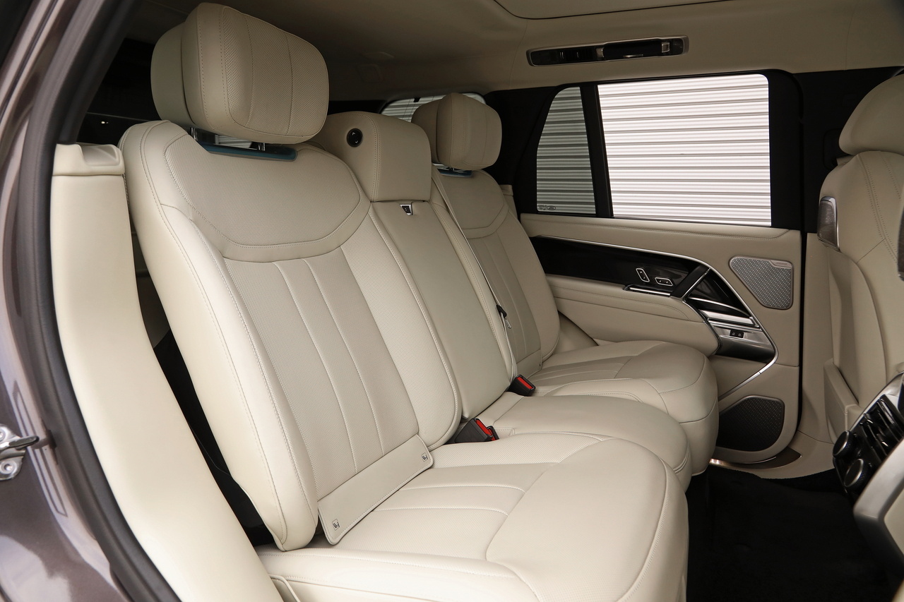 2025 Land Rover RANGE ROVER 