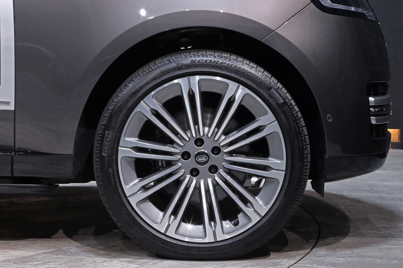 2025 Land Rover RANGE ROVER 