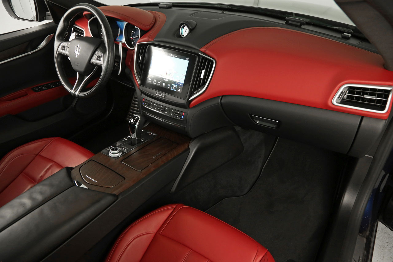 2018 Maserati GHIBLI null