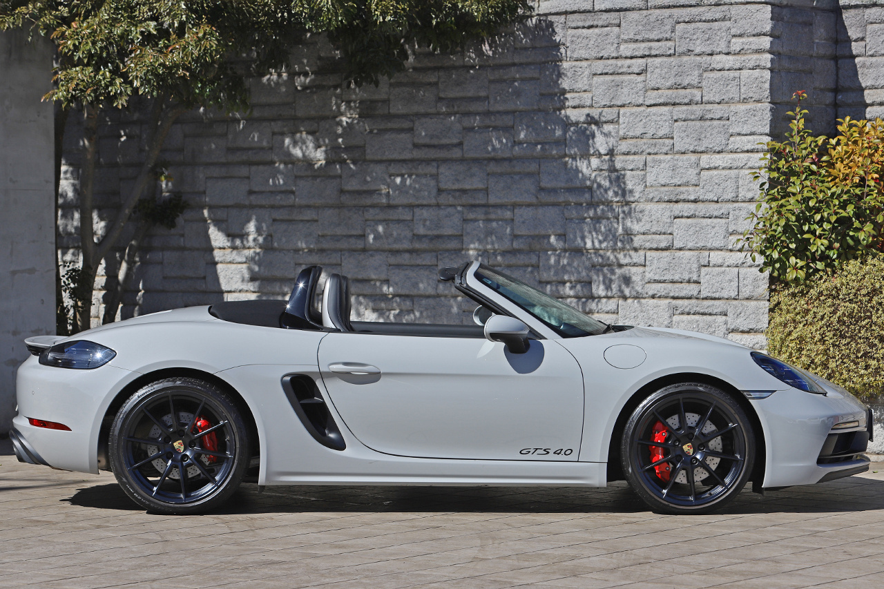 2021 Porsche 718 BOXSTER 