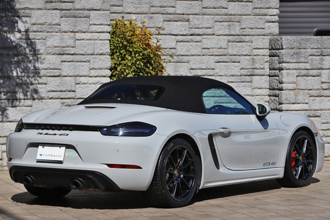 2021 Porsche 718 BOXSTER 