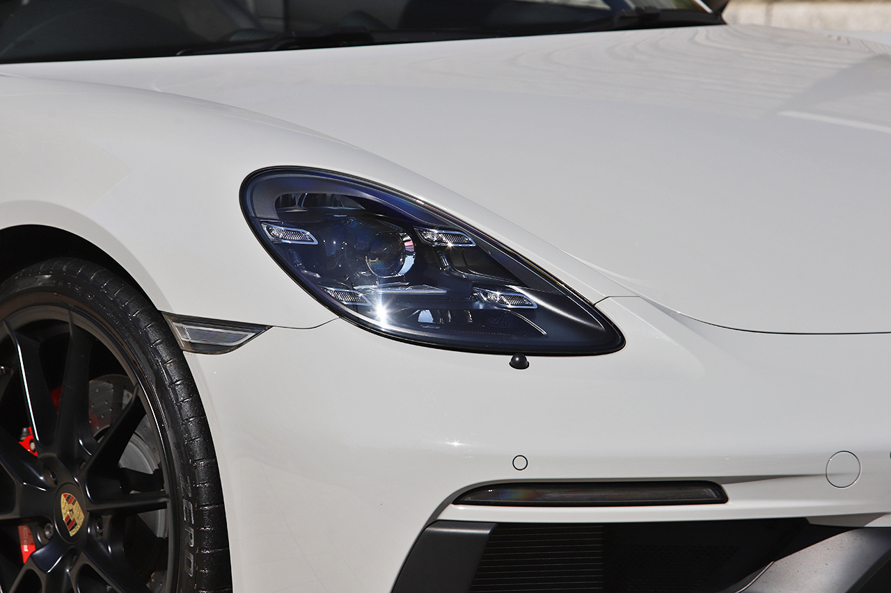 2021 Porsche 718 BOXSTER 