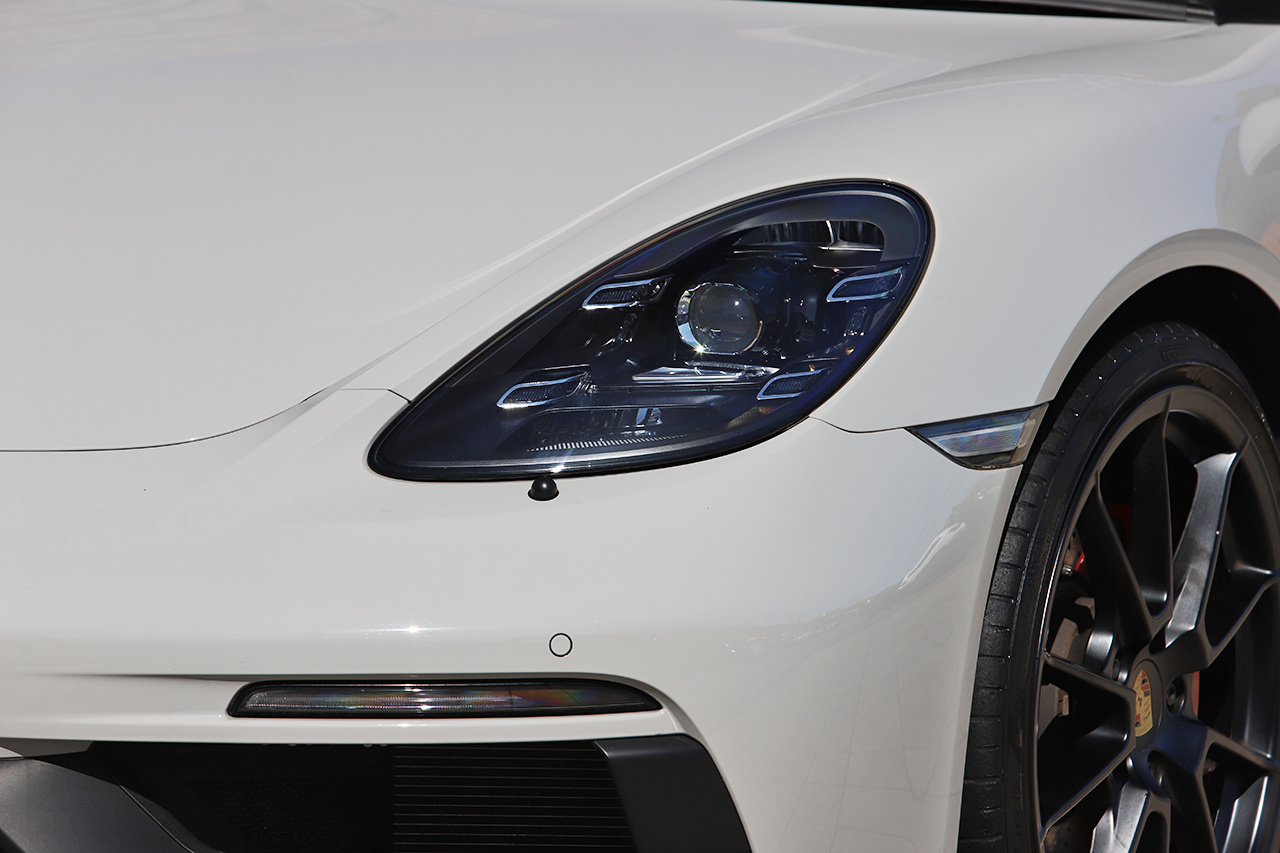 2021 Porsche 718 BOXSTER 