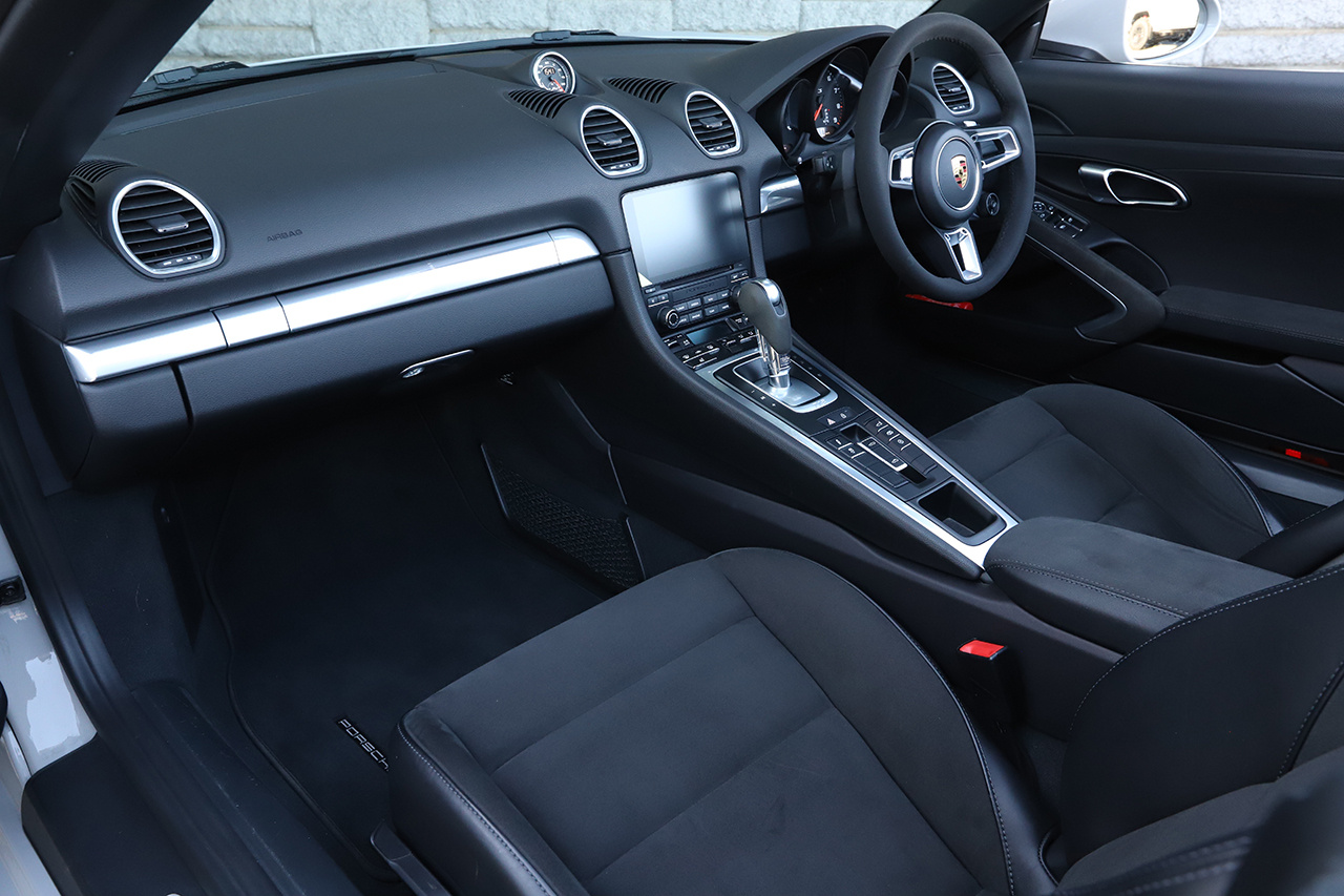 2021 Porsche 718 BOXSTER 