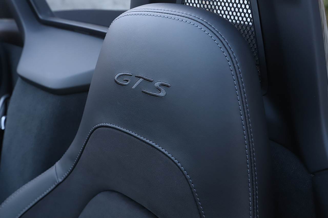 2021 Porsche 718 BOXSTER 