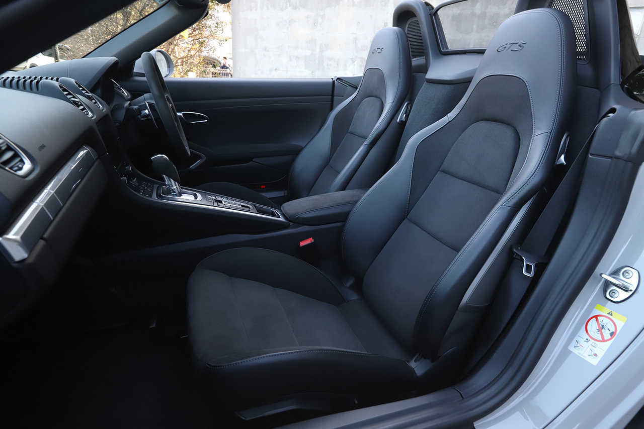 2021 Porsche 718 BOXSTER 