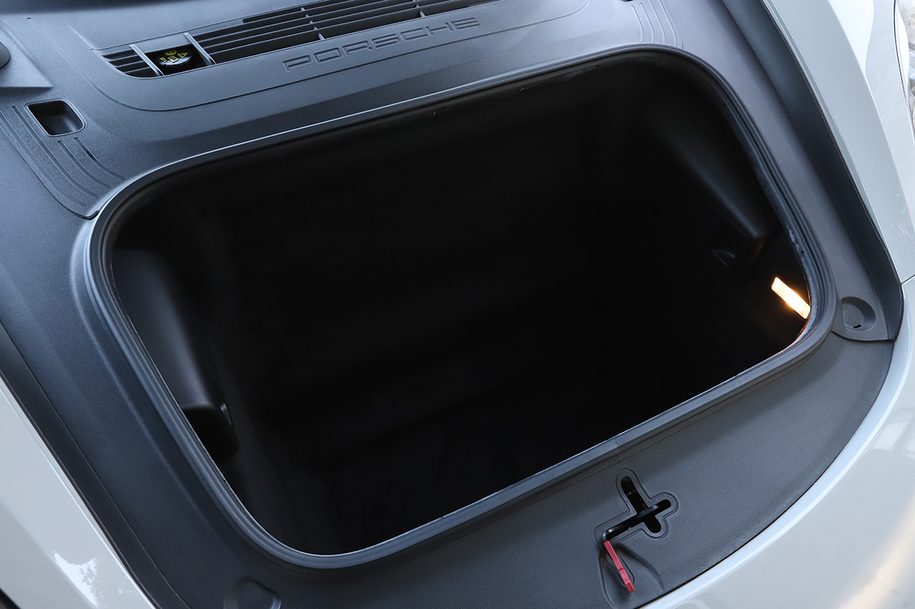 2021 Porsche 718 BOXSTER 