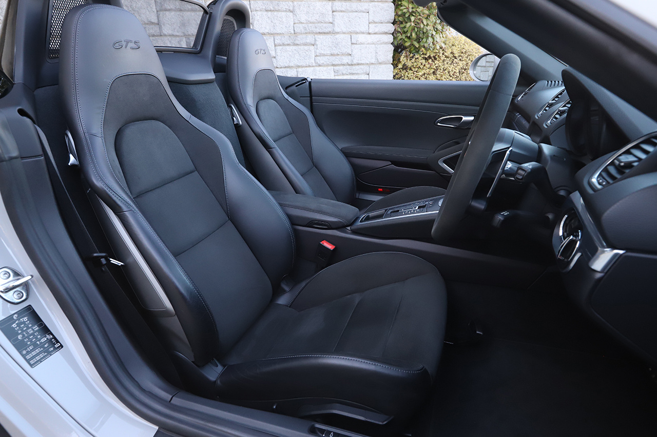 2021 Porsche 718 BOXSTER 