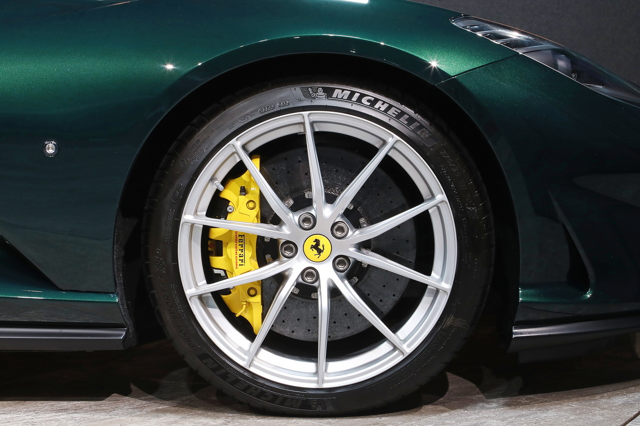 2019 Ferrari 812 Superfast null