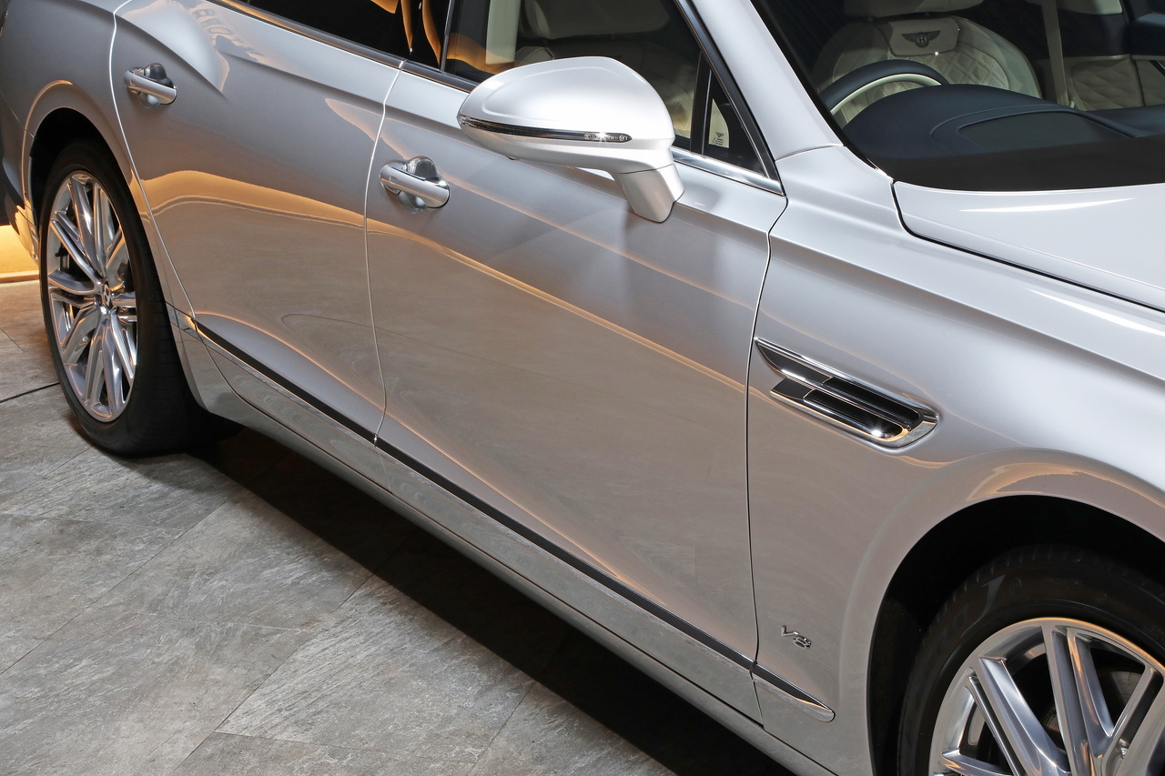 2022 Bentley FLYING SPUR null