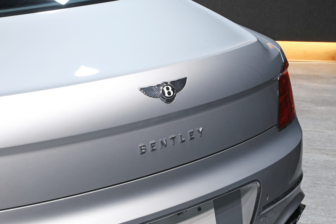 2022 Bentley FLYING SPUR null