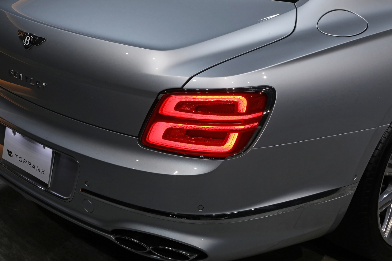 2022 Bentley FLYING SPUR null