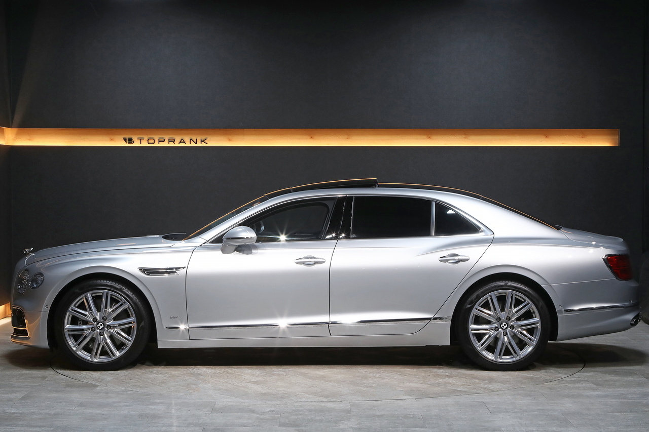 2022 Bentley FLYING SPUR null