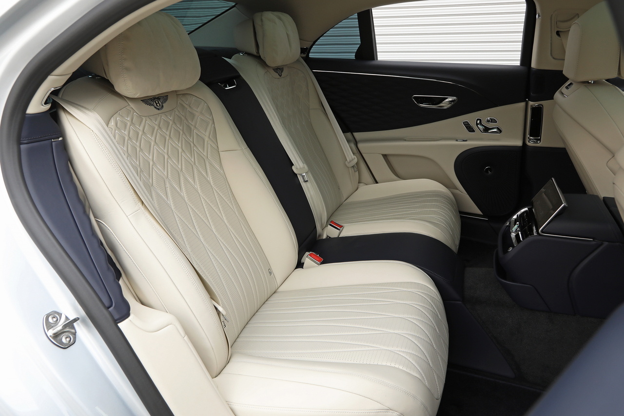 2022 Bentley FLYING SPUR null