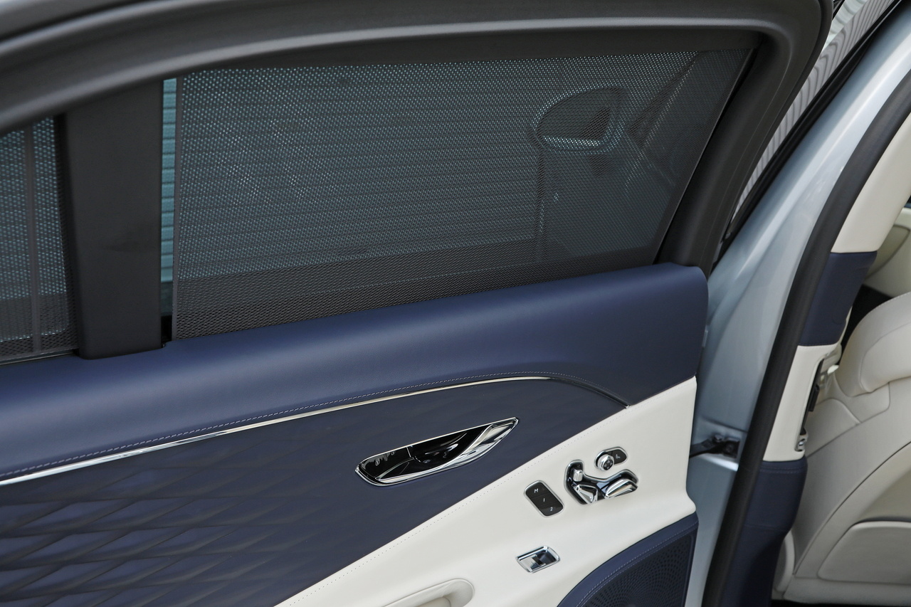 2022 Bentley FLYING SPUR null