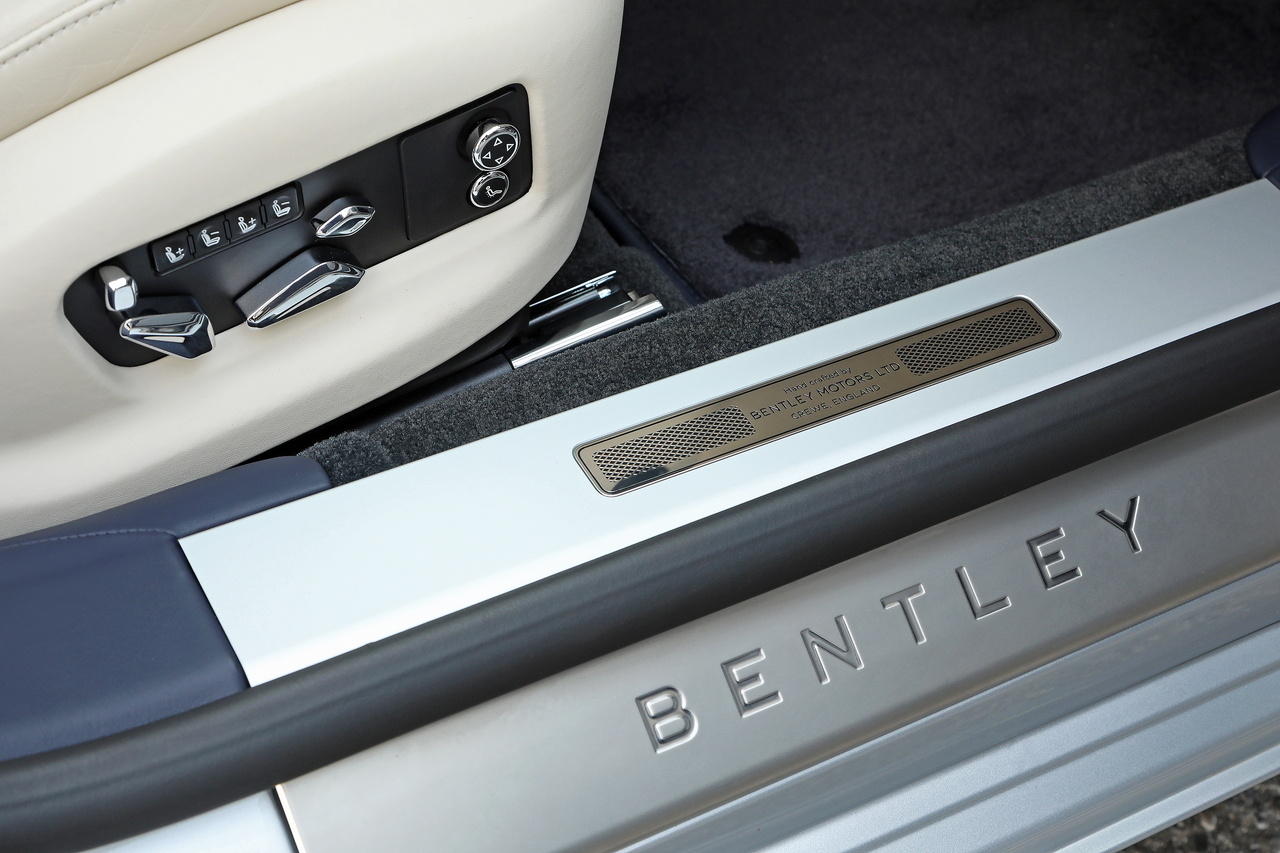 2022 Bentley FLYING SPUR null