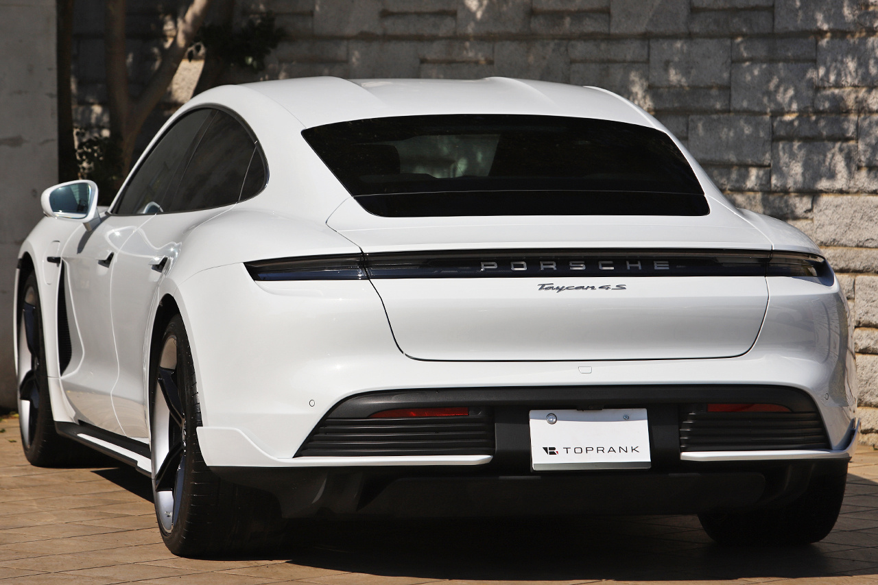 2023 Porsche Taycan 