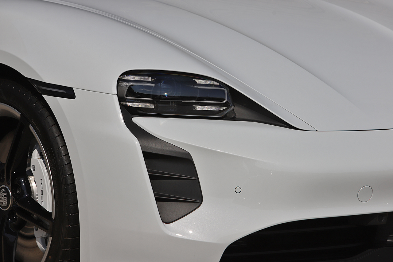 2023 Porsche Taycan 