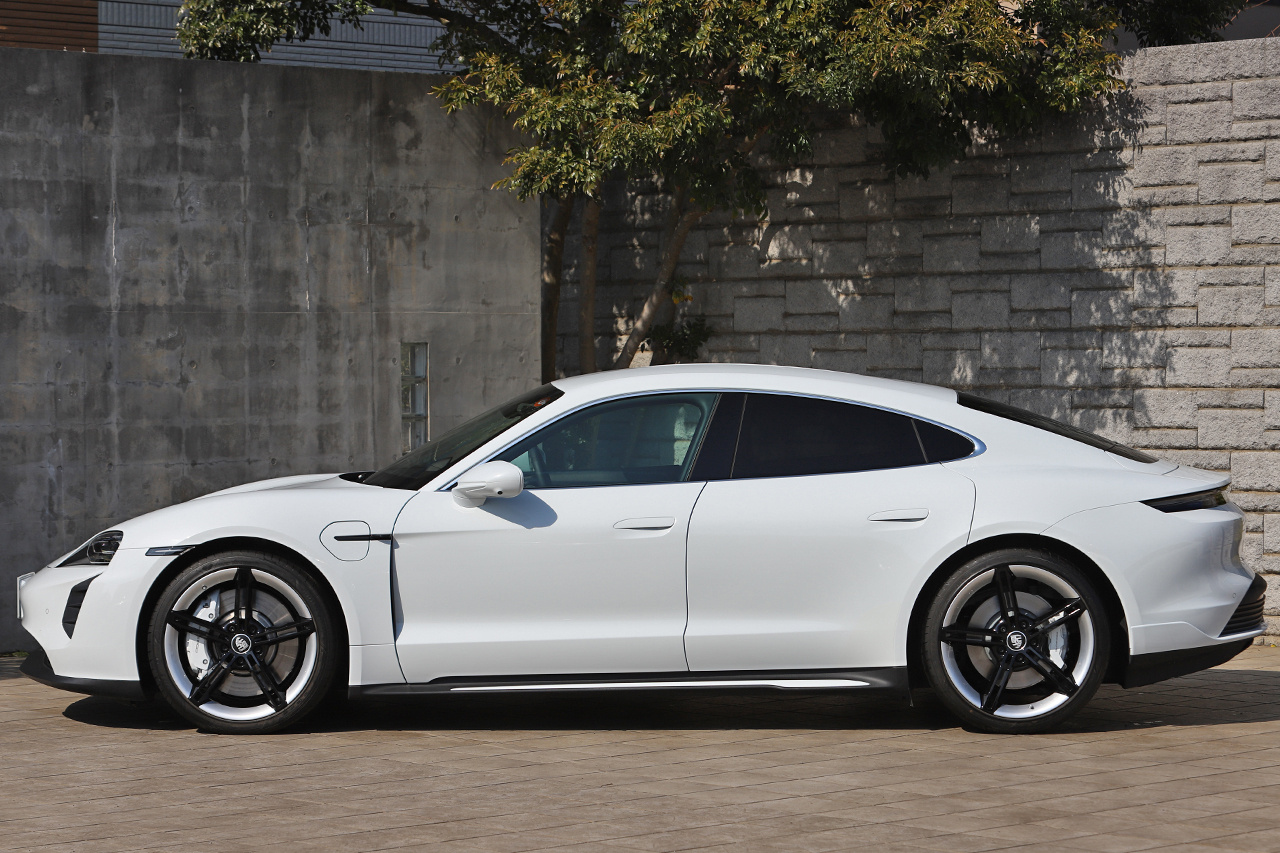 2023 Porsche Taycan 