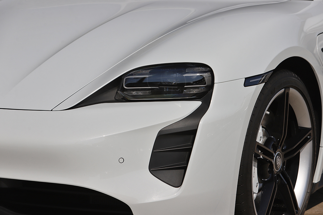 2023 Porsche Taycan 