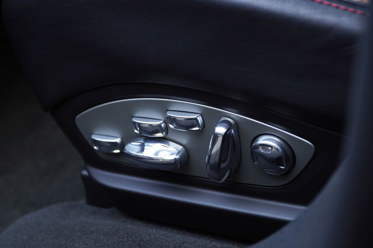 2013 Porsche PANAMERA null