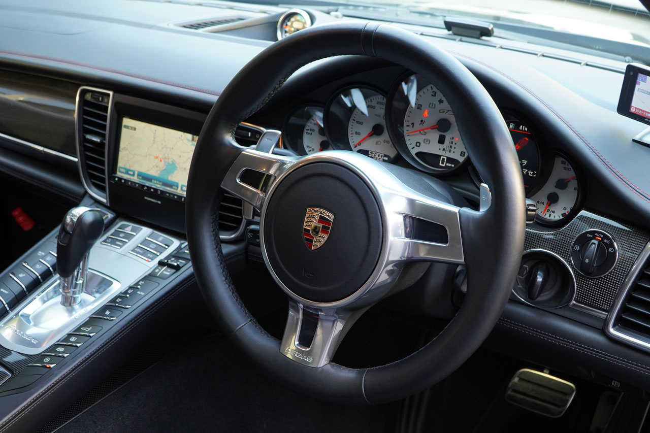 2013 Porsche PANAMERA null