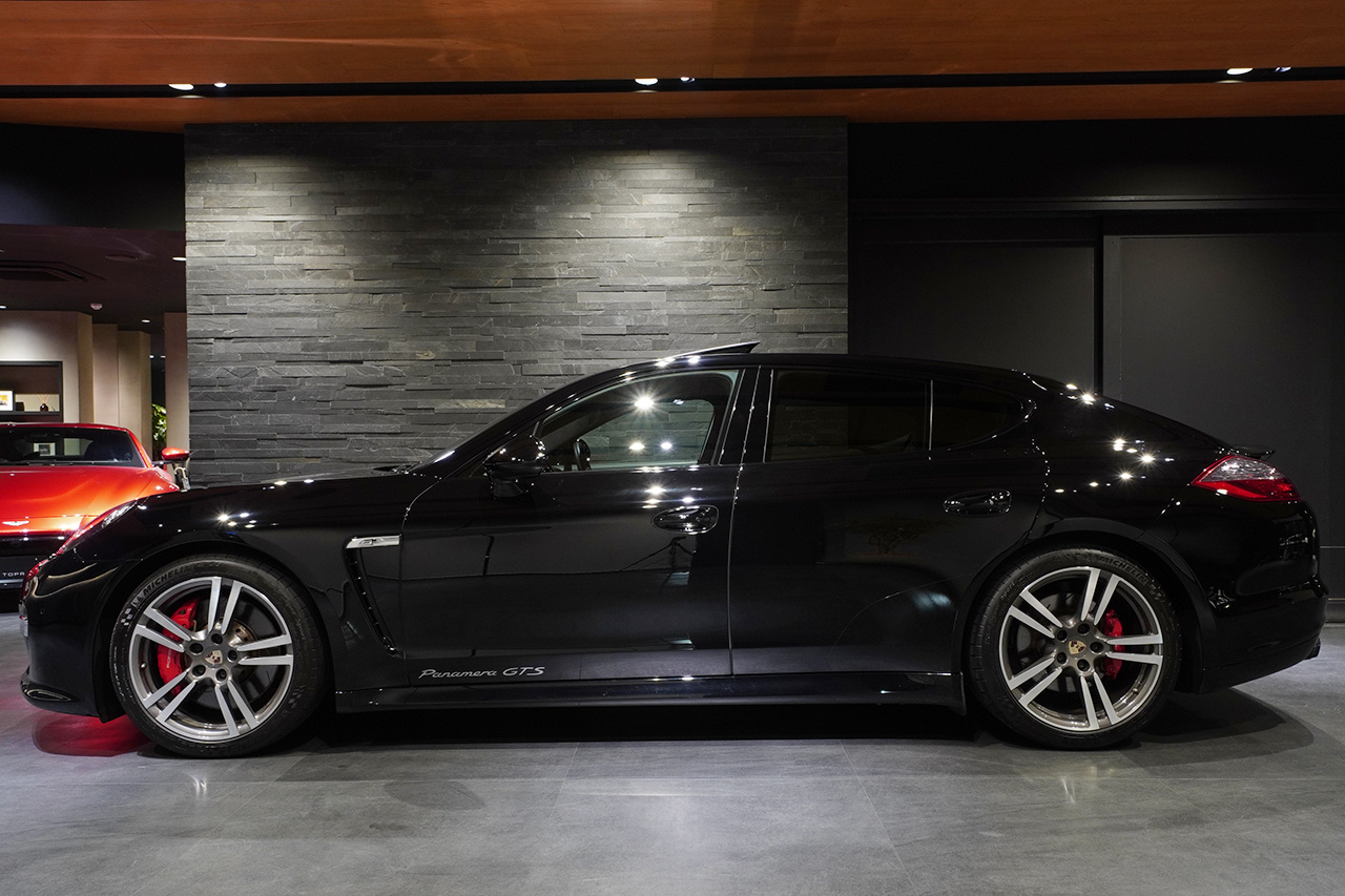 2013 Porsche PANAMERA null