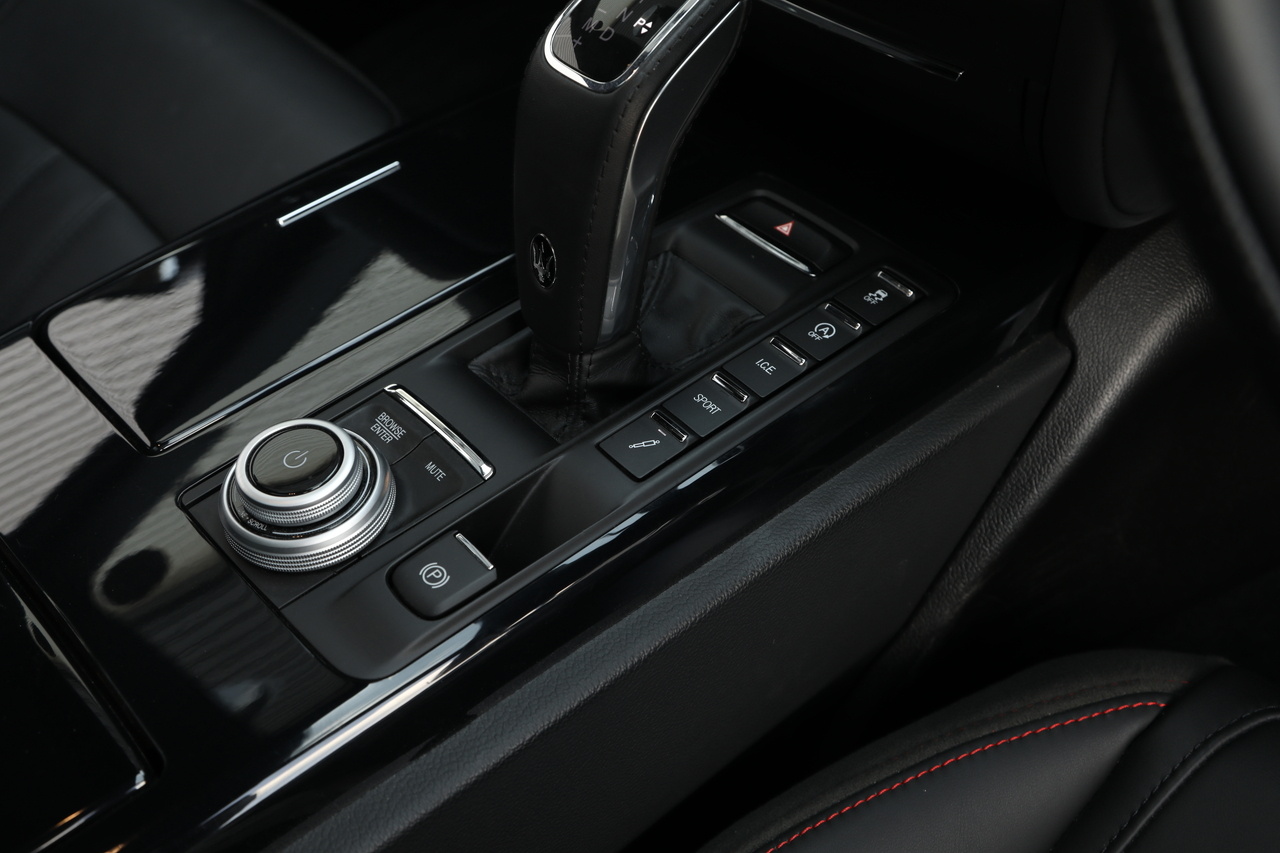 2022 Maserati GHIBLI null