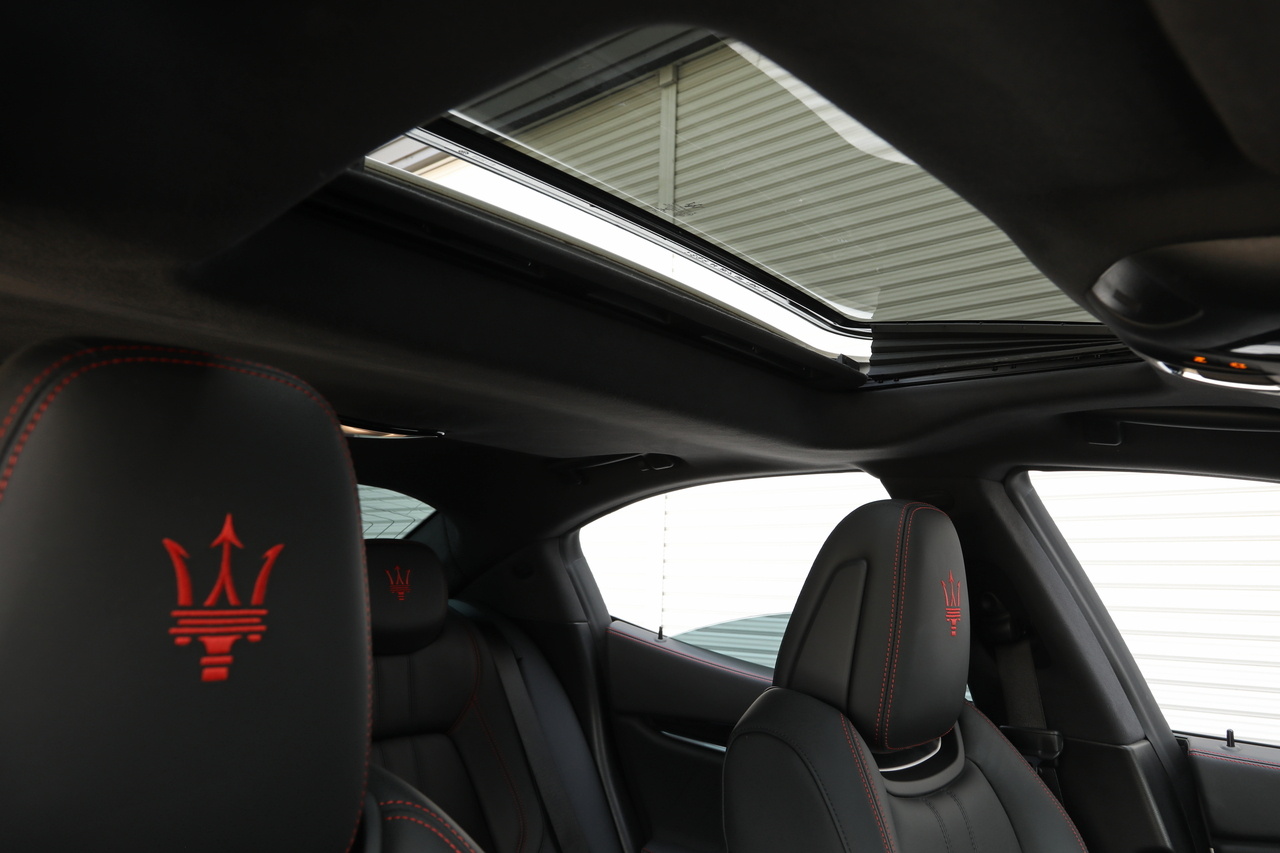 2022 Maserati GHIBLI null