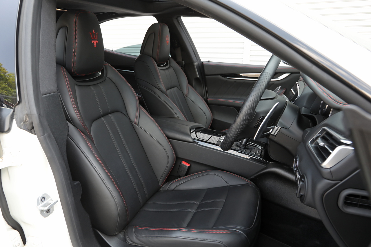 2022 Maserati GHIBLI null