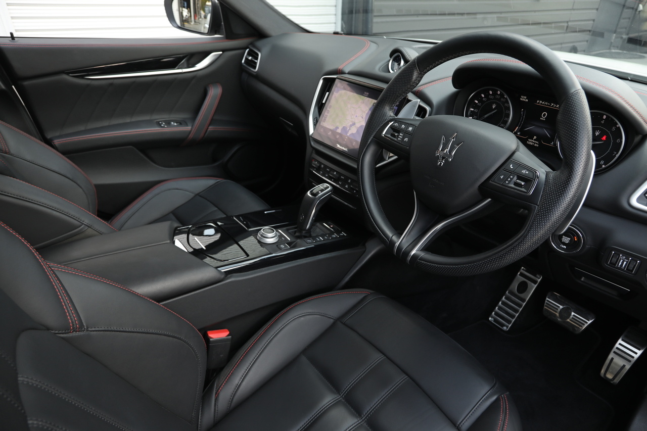 2022 Maserati GHIBLI null