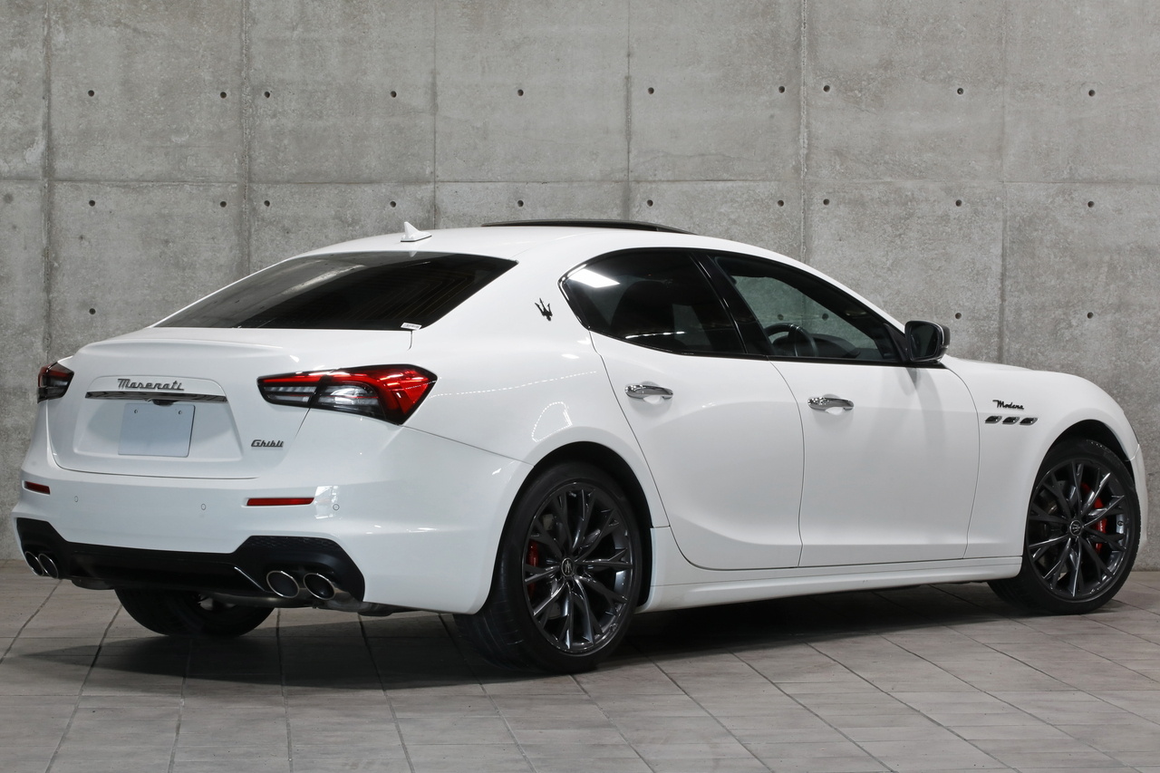 2022 Maserati GHIBLI null