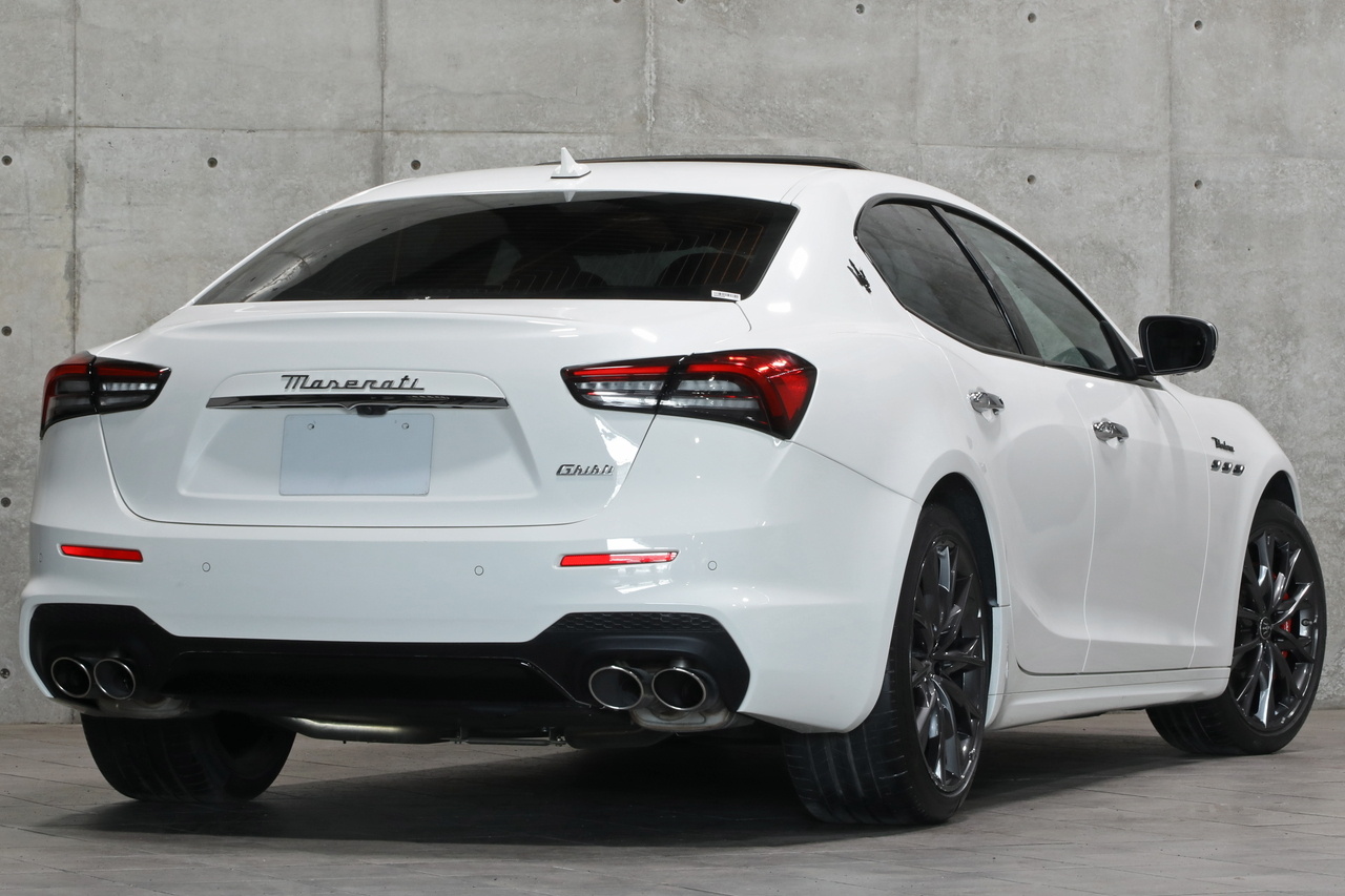 2022 Maserati GHIBLI null